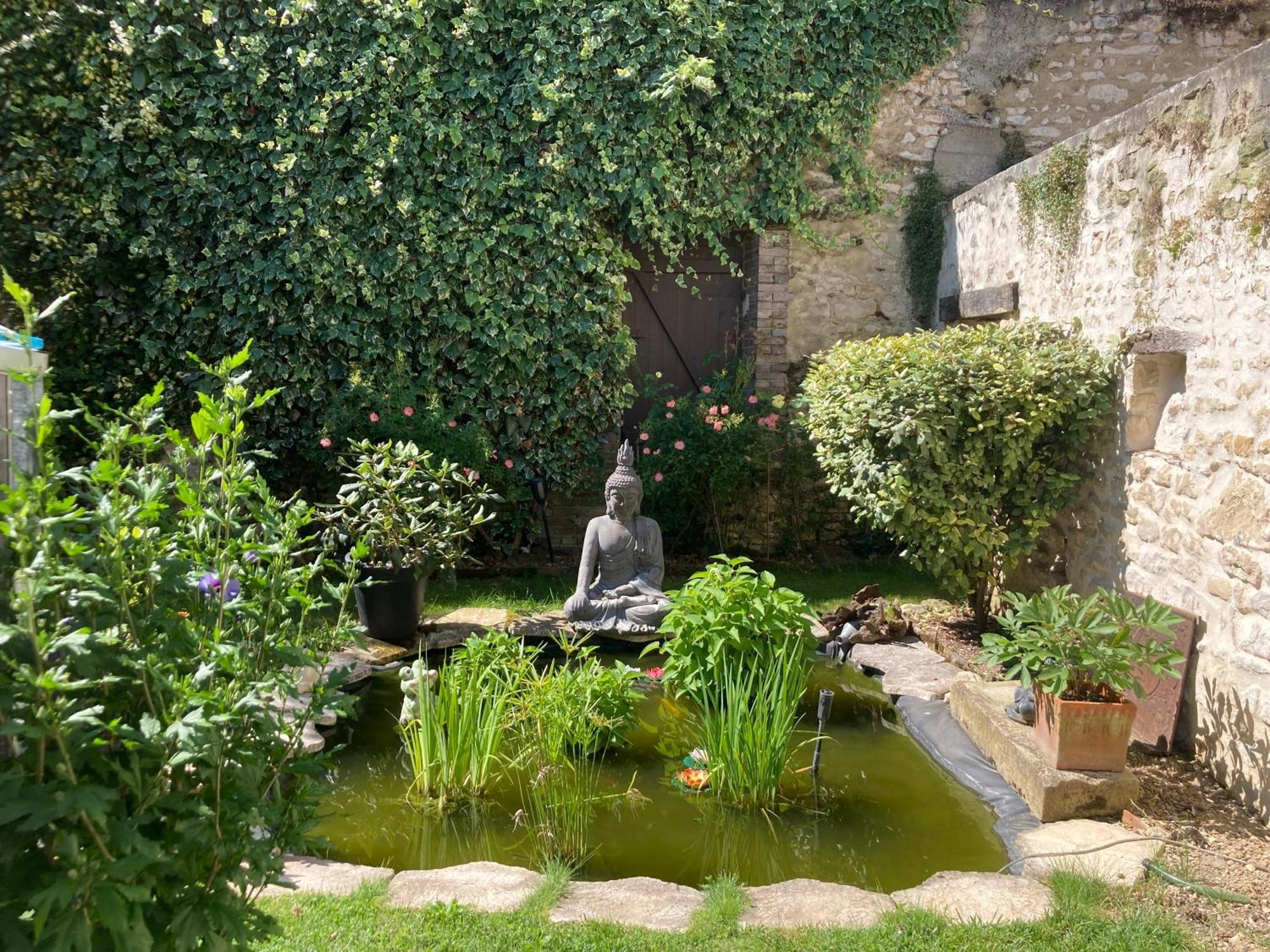 La Detente De Neuilly Neuilly  Luaran gambar